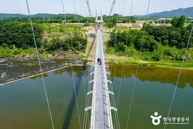 한탄강 베개용암 출렁다리 사진