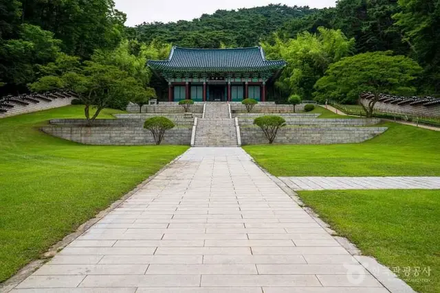 현충사 사진