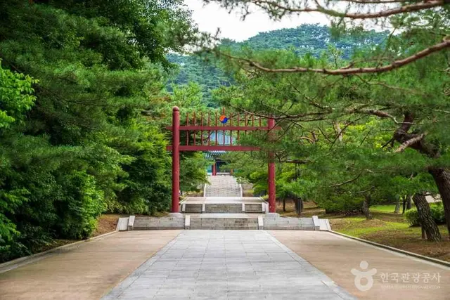 현충사 사진