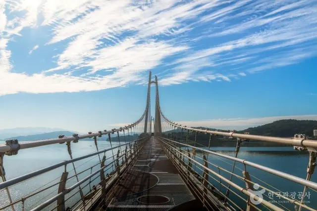 탑정호 출렁다리 사진