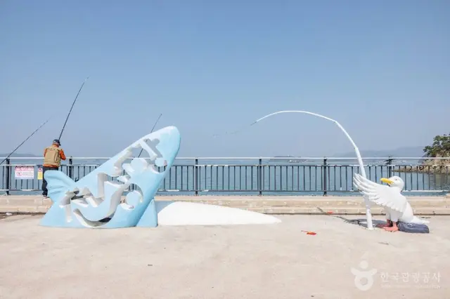 천성항 방파제등대 사진