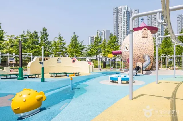 인천 청라호수공원 환상의 숲 놀이터 사진