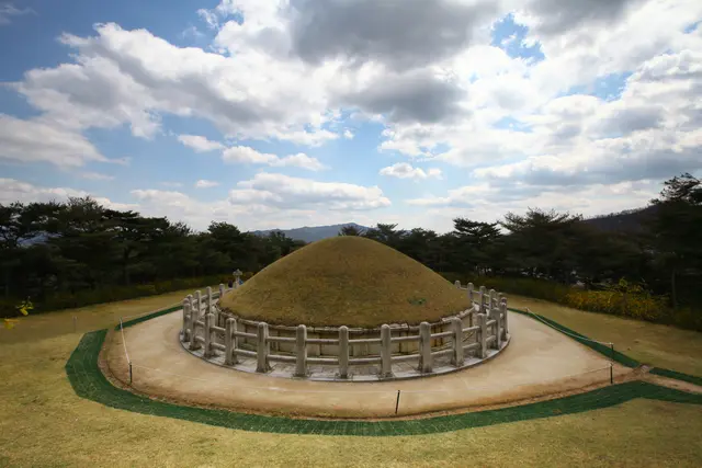 김유신장군묘 사진