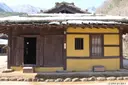 삼척 신리 너와집과 민속유물 사진