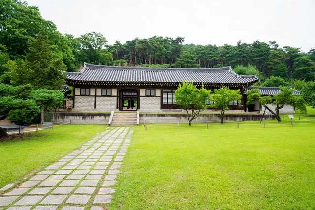 현충사 사진