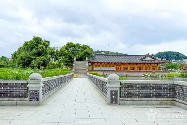 덕진공원 사진