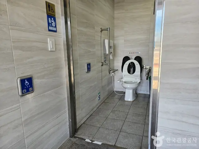 오동도 등대 사진