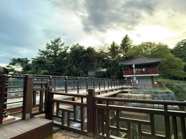 용추폭포 유리전망대 사진