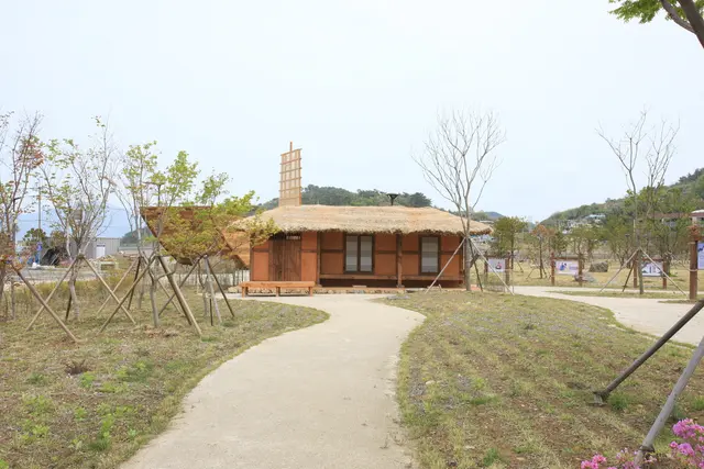 남해유배문학관 사진
