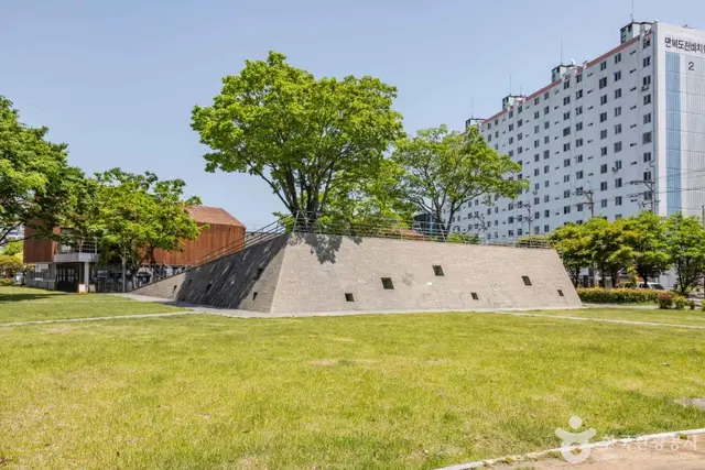 윤이상 기념공원 사진