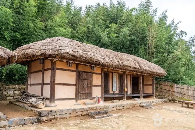 서천 이하복 고택 전시관 사진