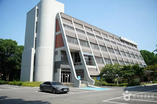 강원대학교 중앙박물관 사진