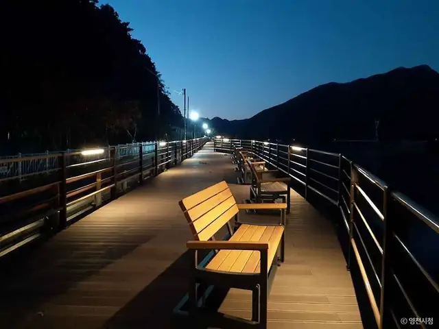보현산댐 출렁다리 사진